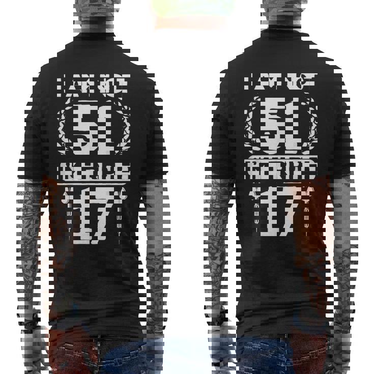 51歳の誕生日 ダーツプレイヤー おもしろダーツ メンズTシャツ バックプリント