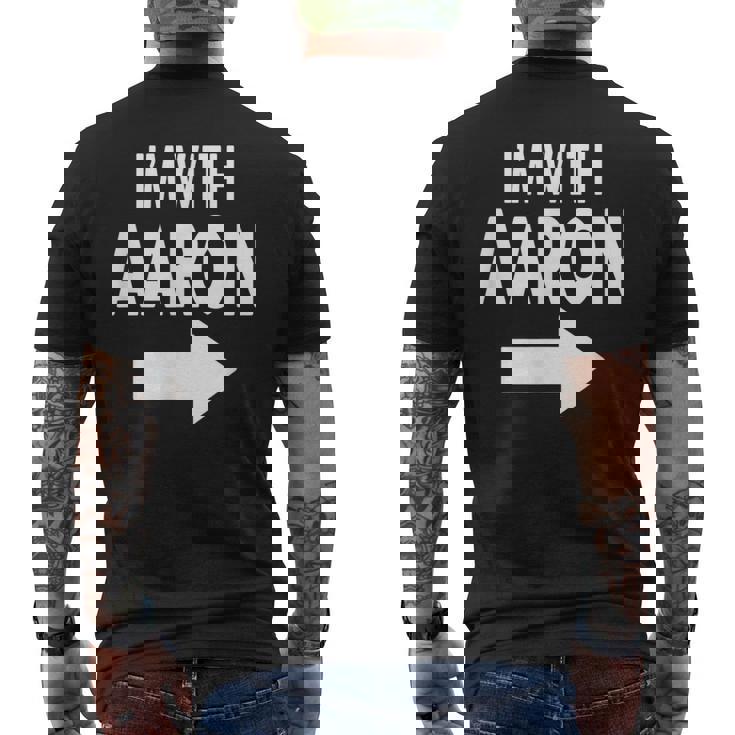 I'm With Aaron 名前 Aaron メンズTシャツ バックプリント