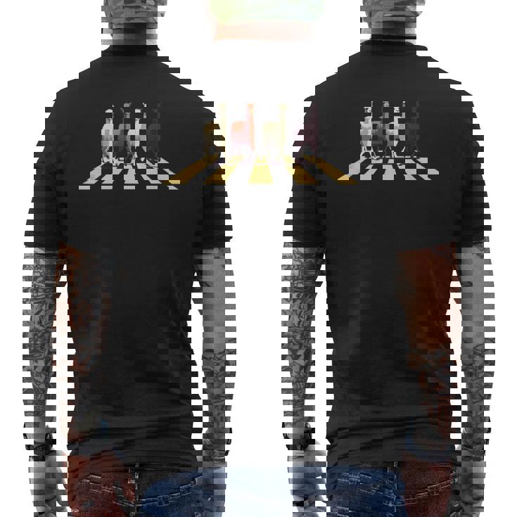 アビーストリートロードを横断する面白いラマアルパカ メンズTシャツ バックプリント