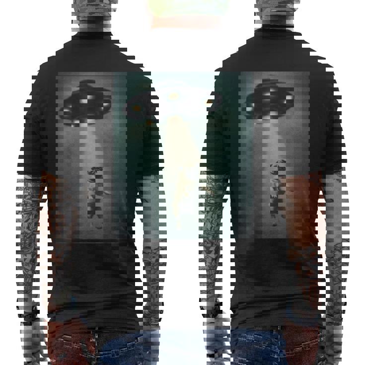 エイリアン誘拐パグ Ufo 面白い宇宙犬デザイン メンズTシャツ バックプリント