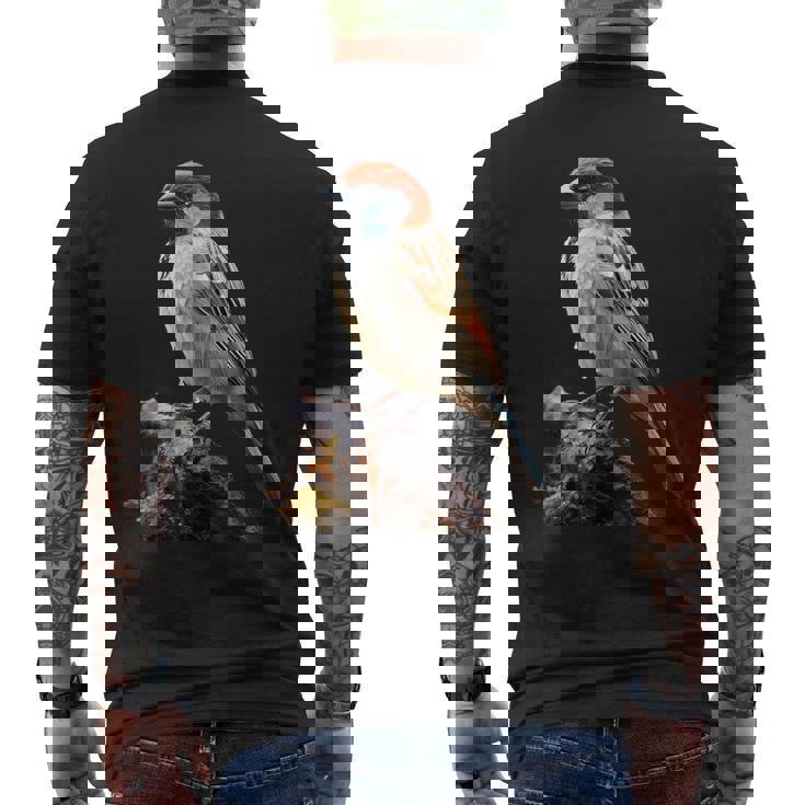 ギフト現実的なスズメ自然木鳥 メンズTシャツ バックプリント