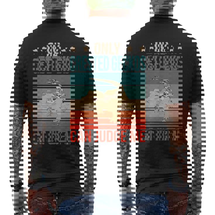 クレステッド・ゲッコーは私を判断できる 爬虫類 クレステッド・ゲッコー メンズTシャツ バックプリント