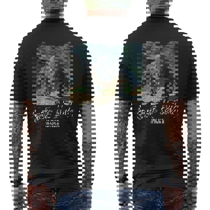 コモド島インドネシアコモドドラゴン メンズTシャツ バックプリント