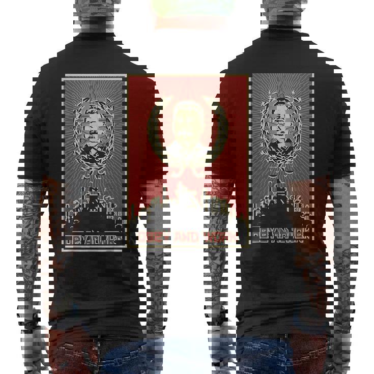 スターリンsovi8ヴィンテージプロパガンダに従い、働きます。 メンズTシャツ バックプリント