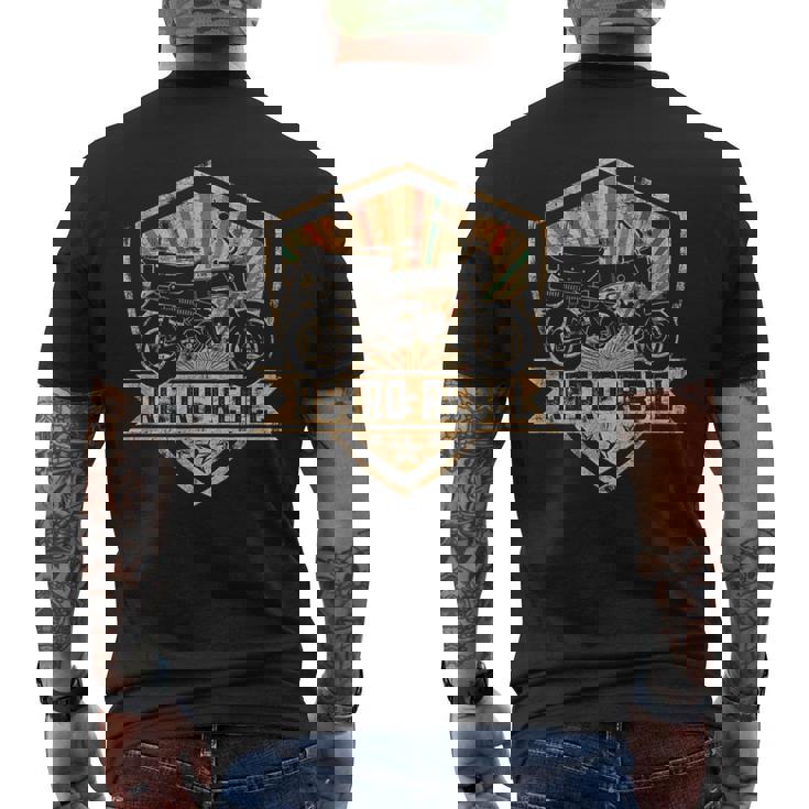 ダックス 原付 オートバイ レトロ 反乱 日本 クラシック メンズTシャツ バックプリント