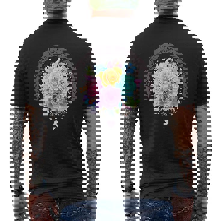 パステルレインボーローズがあらゆる色合いにハートを咲かせます メンズTシャツ バックプリント