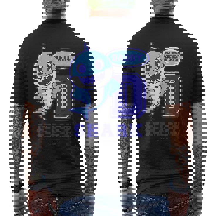 パパシャーク・レトロ・ベイシャーク・サメなかぞく・プレゼント・キッズ・メンズ・ウーマンズ メンズTシャツ バックプリント