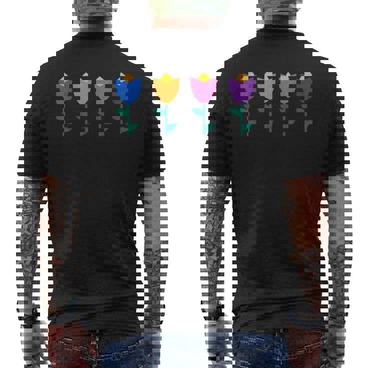 ブルー、オレンジ、ピンク、パープルのチューリップ。 メンズTシャツ バックプリント