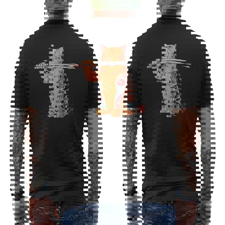 ヤクザ 猫 サムライ タトゥー 日本語 オレンジ 猫 グラフィック メンズTシャツ バックプリント