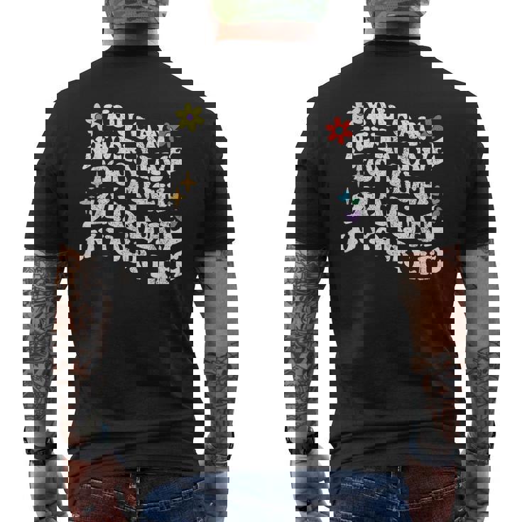 レトログルーヴィー。シャデーが多すぎることはありません。 メンズTシャツ バックプリント