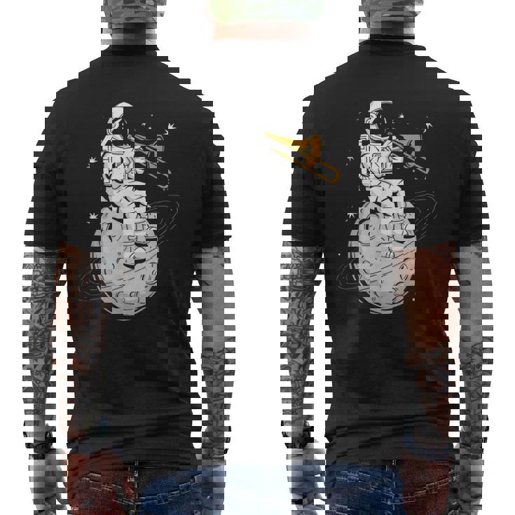 宇宙飛行士 演奏 トロンボーン 楽器 プレーヤー トロンボニス メンズTシャツ バックプリント