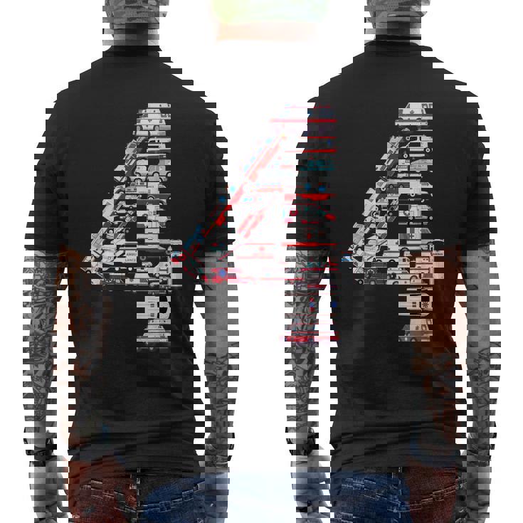 救急車 テーマ 4歳の誕生日 キッズ 男の子 4歳 メンズTシャツ バックプリント