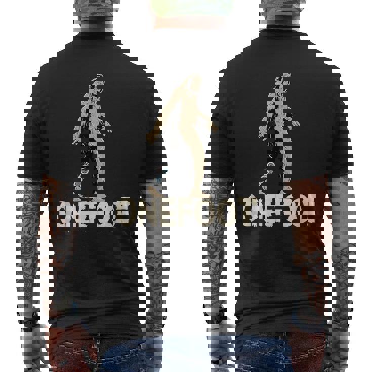 泥足切断者の冗談 脚切断者のための義足デザイン メンズTシャツ バックプリント