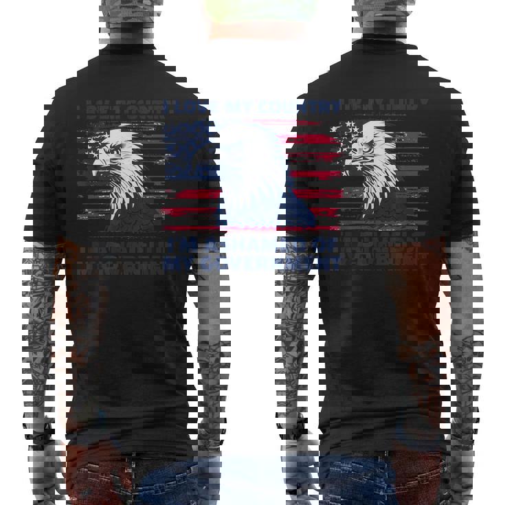 私は自分の国が大好きで、自分の政府が恥ずかしい メンズTシャツ バックプリント