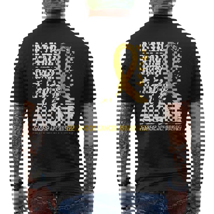 誰も一人で戦わない 小児がん啓発ゴールドリボン メンズTシャツ バックプリント