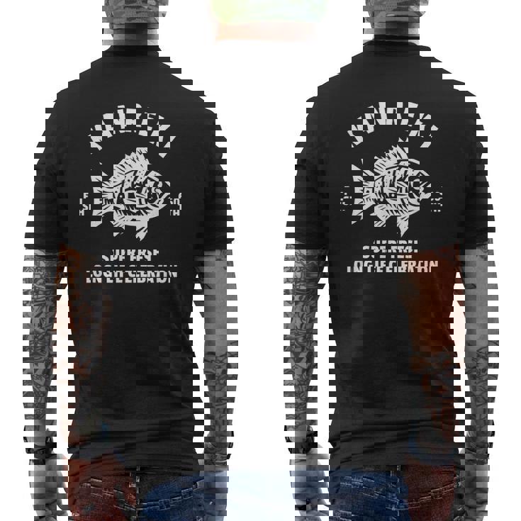 還暦祝い 魚釣りが趣味の60歳に贈る特別なお祝い 長寿・安全・大漁祈願 かっこいい メンズTシャツ バックプリント