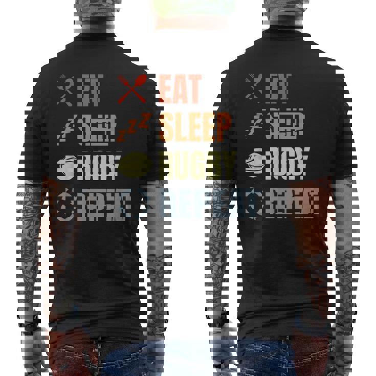 食べる寝るラグビーリピートラグビーコーチチームスポーツ メンズTシャツ バックプリント