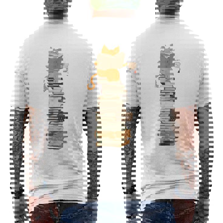 かわいい猫、本好きの猫 メンズTシャツ バックプリント