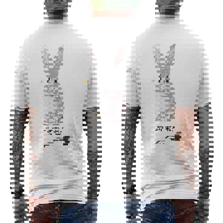 やってませんうさぎ 「I Didn't Do It」 いたずらウサギ 電源コード 面白いデザイン 黒文字 メンズTシャツ バックプリント