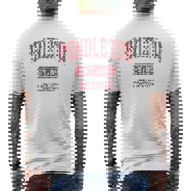 オレゴン州ペンドルトンビンテージスポーツデザインレッドデザイン メンズTシャツ バックプリント