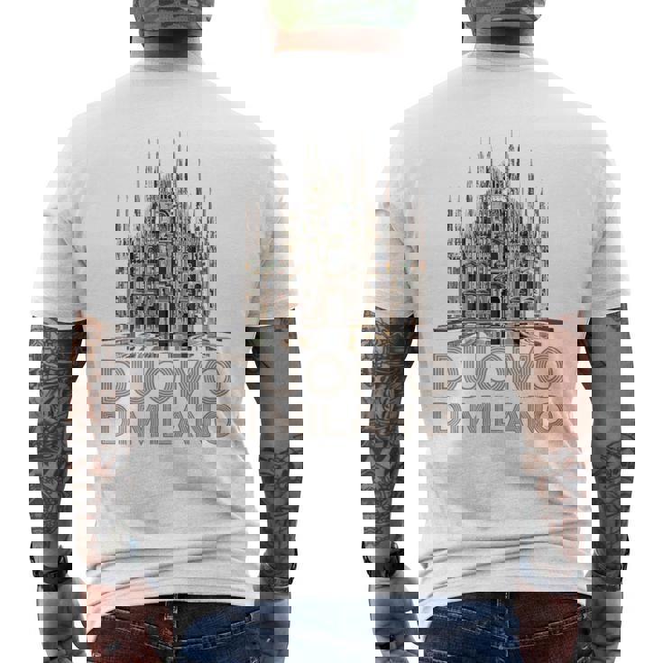 ドゥオーモ・ディ・ミラノ大聖堂のイラスト メンズTシャツ バックプリント