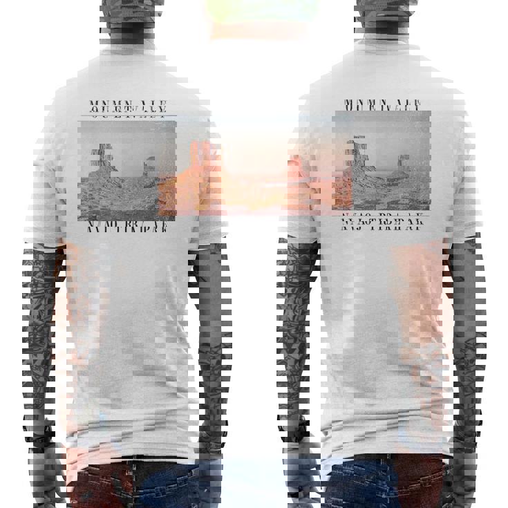 モニュメントバレー ナバホ族公園 アリゾナ ユタ州 メンズTシャツ バックプリント