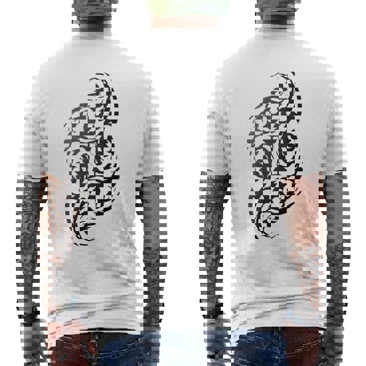 伝統的な本物のマオリ族タトゥーニュージーランド。 メンズTシャツ バックプリント