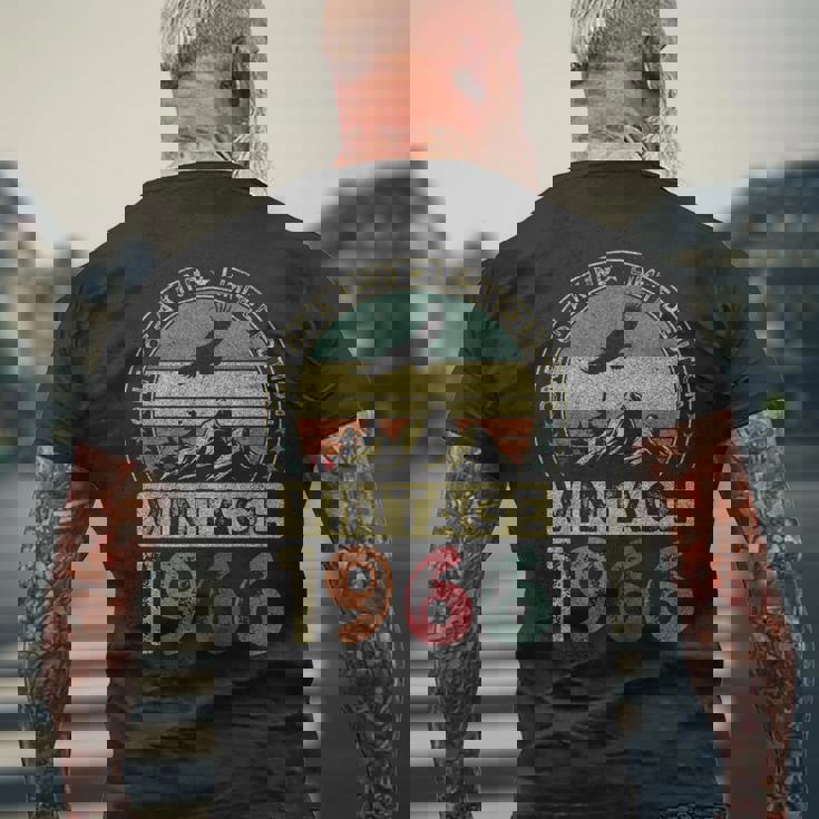 1966年ヴィンテージ、限定版、60歳の誕生日、60歳 メンズTシャツ バックプリント 高齢者への贈り物