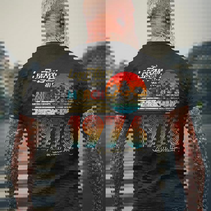 1976年3月から誕生日伝説のギフト メンズTシャツ バックプリント 高齢者への贈り物