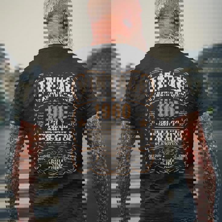 65 Ans Homme 1960 Anniversaire65 Ans Homme 1960 T-shirt imprimé au dos Cadeaux pour les vieillards