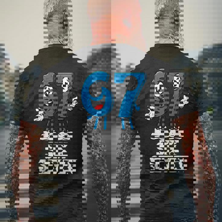 67 シックスセブン 6-7 Gen Alpha イタリアンブレインロットゲームミーム メンズTシャツ バックプリント 高齢者への贈り物