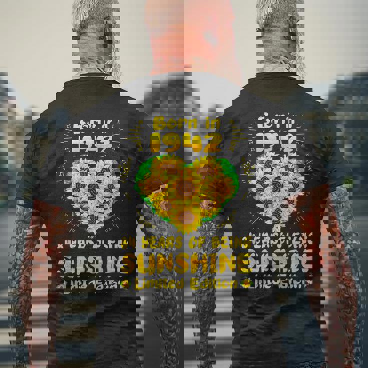 84歳の誕生日 サンシャイン84年 ひまわり恋人 1942年生まれ メンズTシャツ バックプリント 高齢者への贈り物