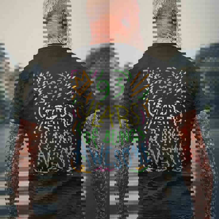 93 Years Of Being Awesome 93歳の誕生日 93歳 メンズTシャツ バックプリント 高齢者への贈り物