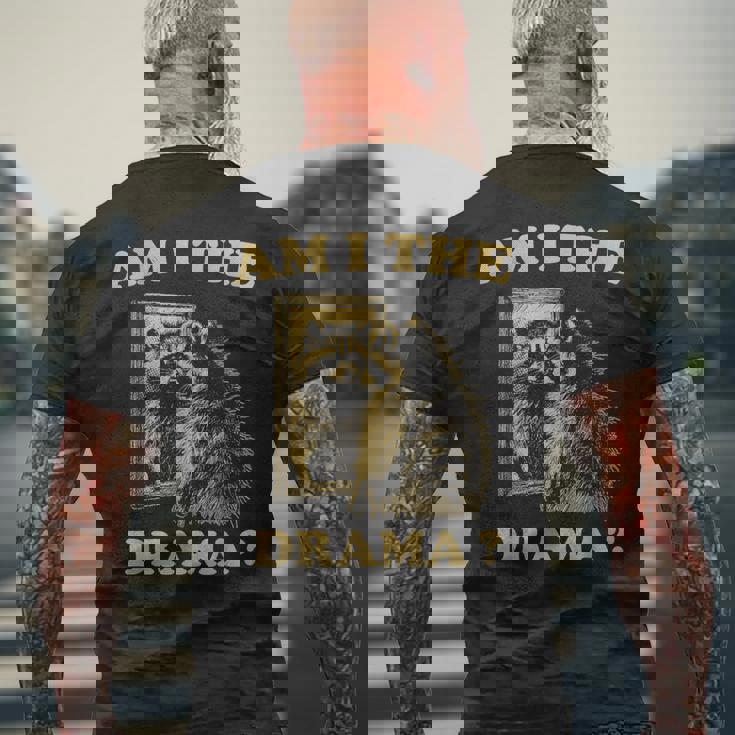 Am I The Drama Raccoon Unhinged Meme 陽気なアライグマのミーム メンズTシャツ バックプリント 高齢者への贈り物