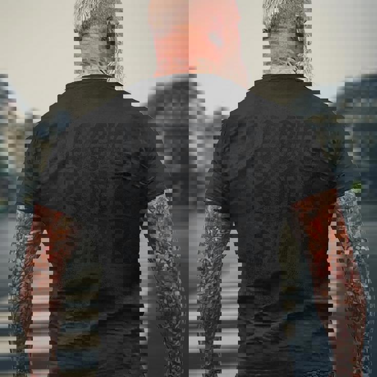 Bold Monochrome Typography メンズTシャツ バックプリント 高齢者への贈り物