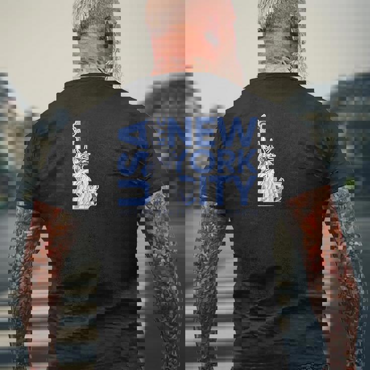 Cool Nyc New York Citytatue Of Liberty With Usa Flag メンズTシャツ バックプリント 高齢者への贈り物