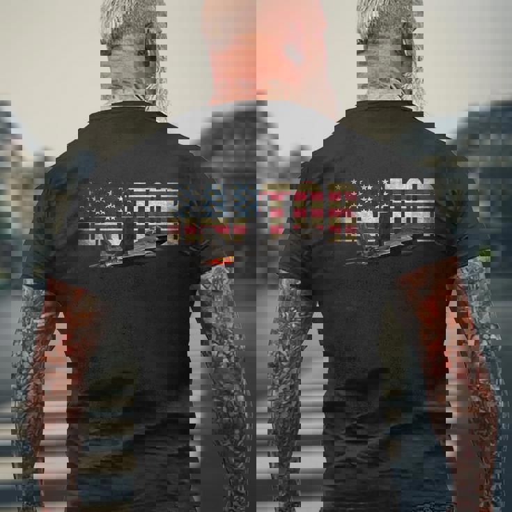 F-22 F22 ラプター ジェット戦闘機 アメリカ国旗 パイロット メンズTシャツ バックプリント 高齢者への贈り物