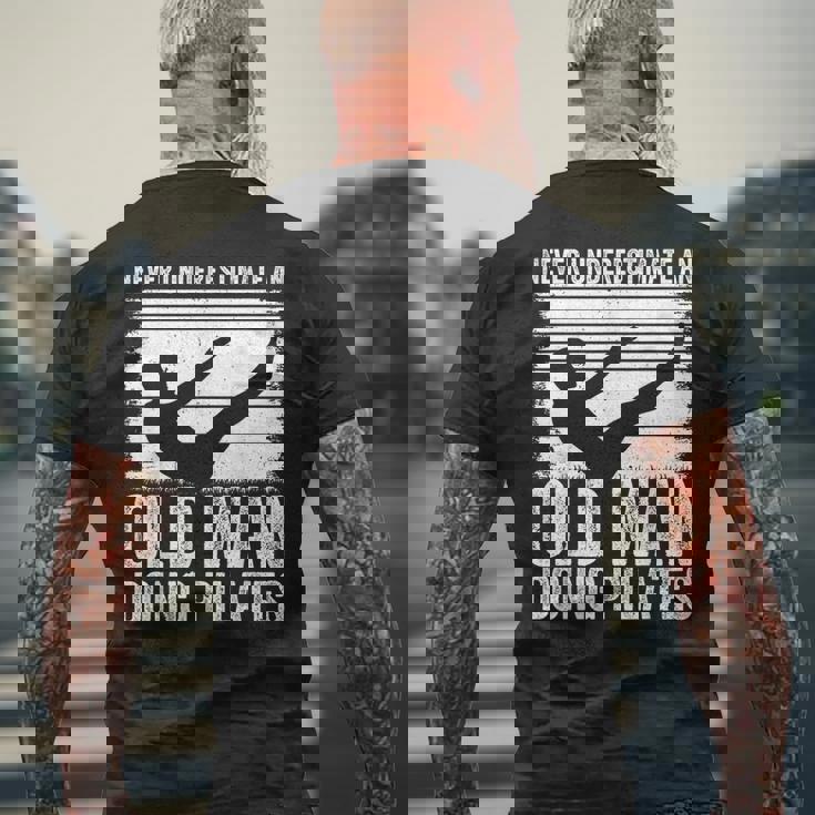 Neous-Estimez Jamais Unieil Homme Qui Fait Du Pilates T-shirt imprimé au dos Cadeaux pour les vieillards