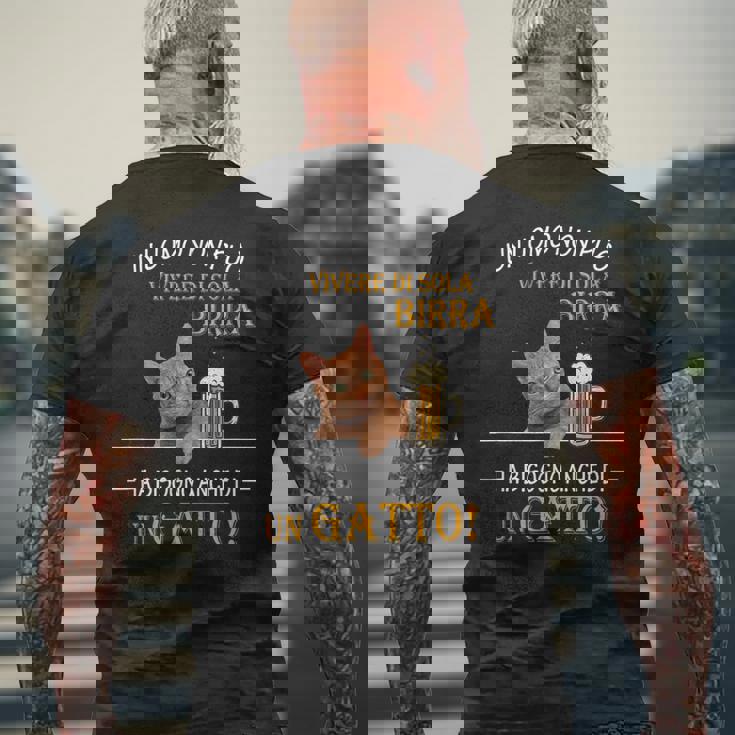 Un Uomo Non Puòivere Diola Birra Gatto Papà Gatti T-shirt da uomo con stampa posteriore Regalos para ancianos