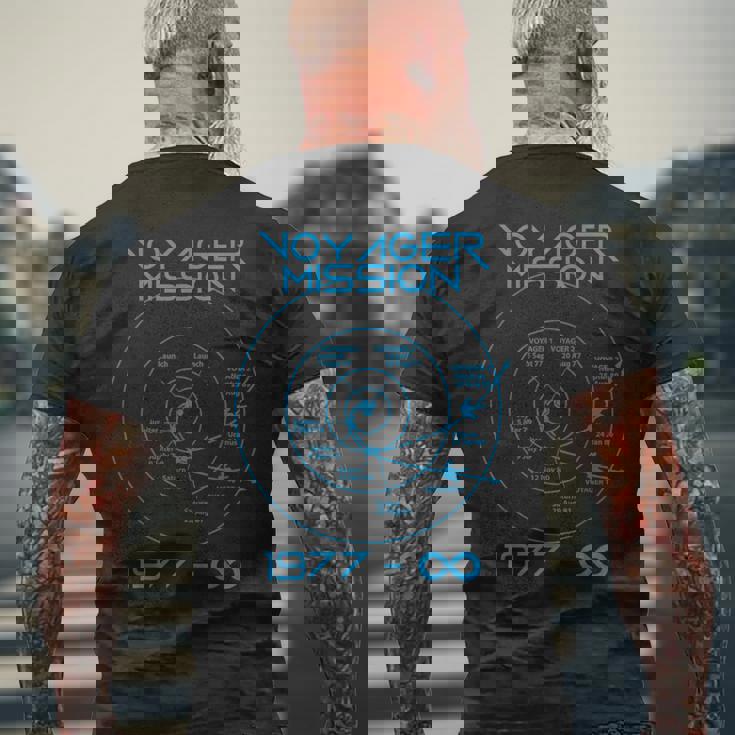 Voyager 12探査機の宇宙探査軌道 メンズTシャツ バックプリント 高齢者への贈り物