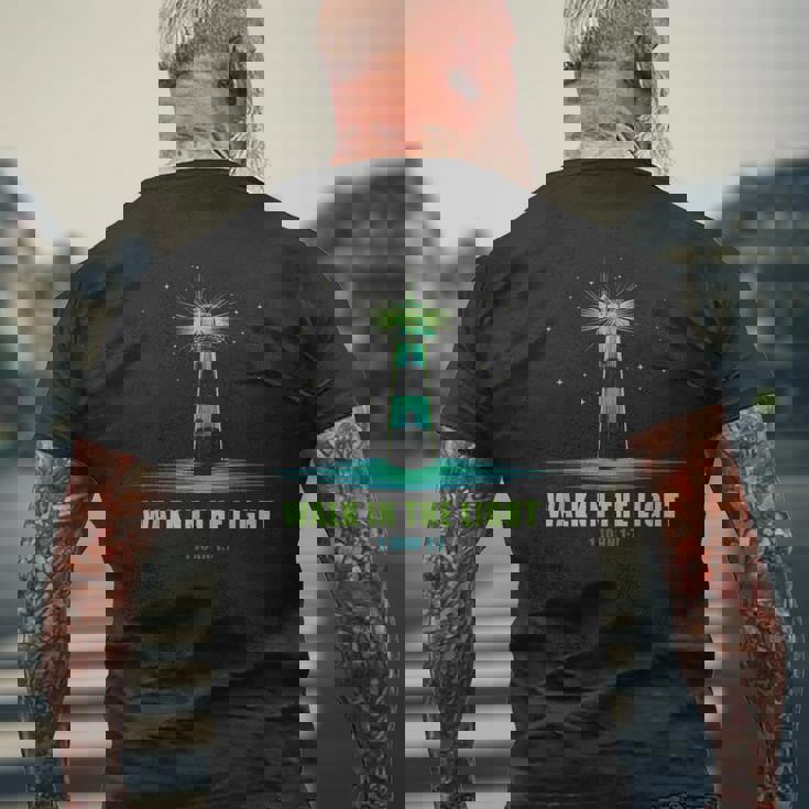 Walk In The Light – 1 John 1 メンズTシャツ バックプリント 高齢者への贈り物