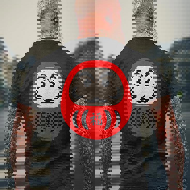 【だるま 福】面白い おもしろ 文字入り 開運グッズ 運気アップ 縁起物 ラッキー 和柄 ネタ ウケ狙い 日本 お土産 メンズTシャツ バックプリント 高齢者への贈り物