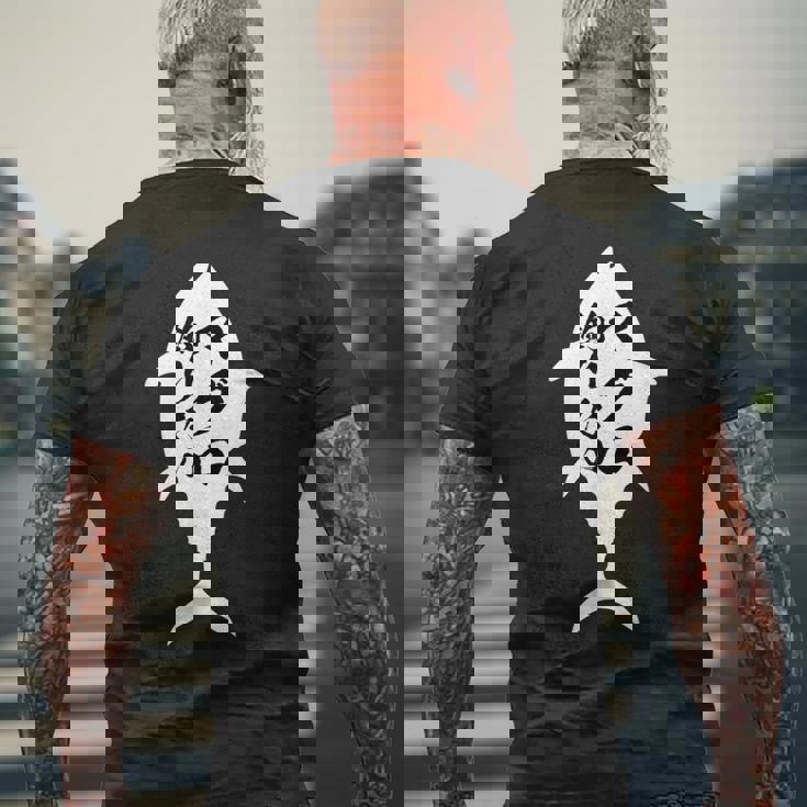 【マグロ釣りたい】鮪 まぐろ 釣りバカ 魚 寿司 釣り 水産 漁師 釣り人 釣り師 おもしろ 面白い ネタ ウケ狙い メンズTシャツ バックプリント 高齢者への贈り物