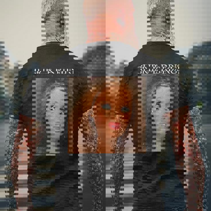 おもしろいドールフェイスミームガール本気で メンズTシャツ バックプリント 高齢者への贈り物