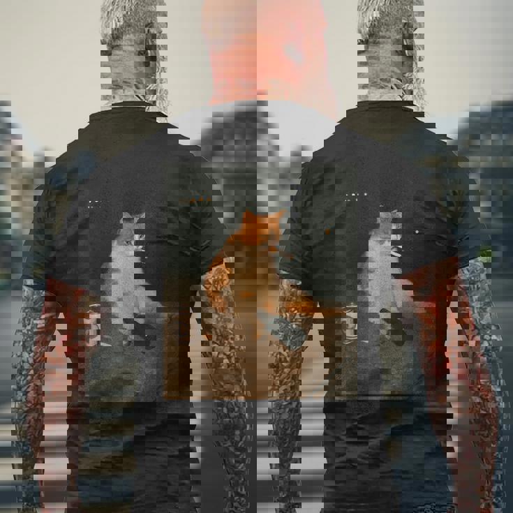 おもしろタバコ 子猫 喫煙 バカ ミーム ブレイン メンズTシャツ バックプリント 高齢者への贈り物