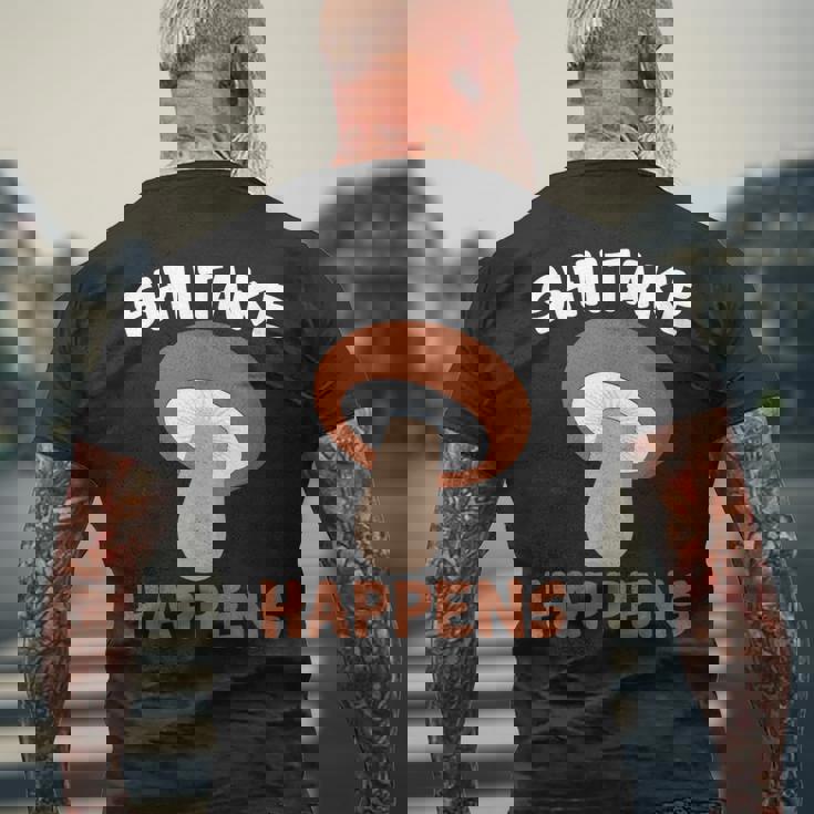 しいたけが起こる 菌類マッシュルーム メンズTシャツ バックプリント 高齢者への贈り物