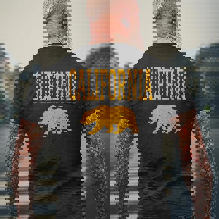 アンティーク調カリフォルニアゴールデンベア。 メンズTシャツ バックプリント 高齢者への贈り物