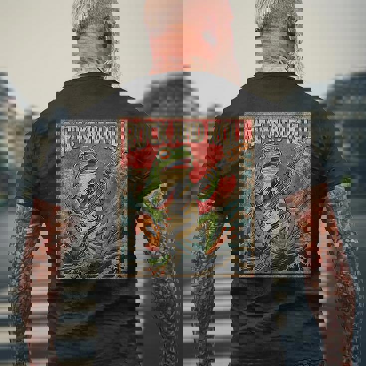 カエル 演奏 ベース ギター ロック オン ヴィンテージ ロック ギタリスト カエル メンズTシャツ バックプリント 高齢者への贈り物