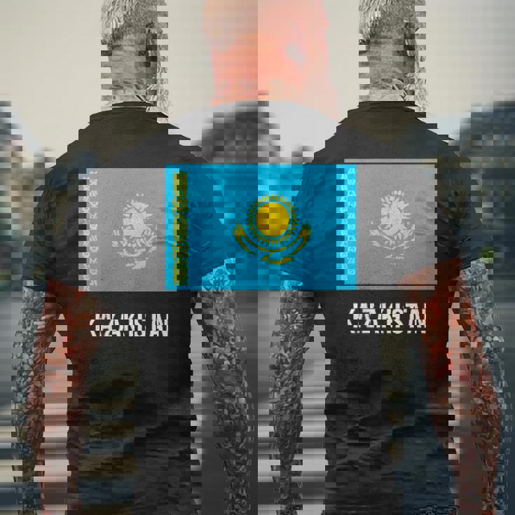 カザフスタン フラッグシャツ メンズTシャツ バックプリント 高齢者への贈り物