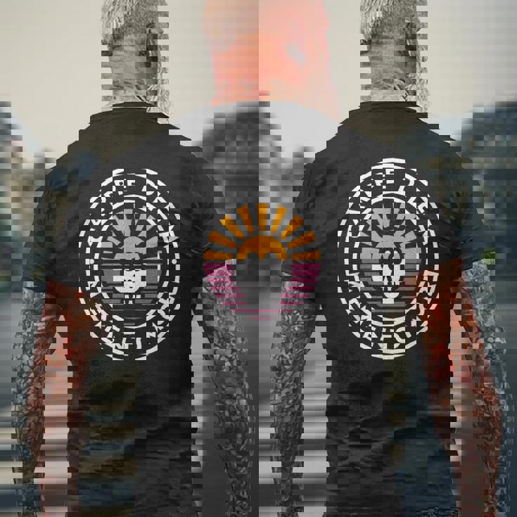 カルペ・ディエム メメント・モリ 日々の命の死をつかむ メンズTシャツ バックプリント 高齢者への贈り物